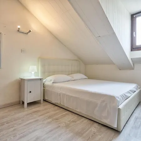 Hostdomus - Nido Bianco 公寓 *